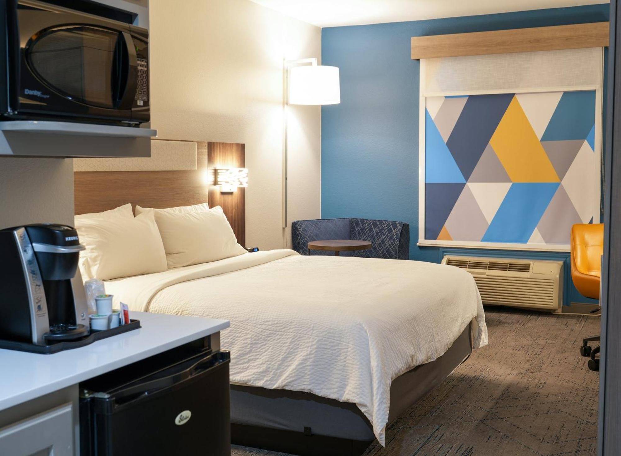 Holiday Inn Express Hotel & Suites Cedar Hill By Ihg Exterior photo